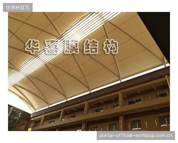 为何一些采用PTFE膜屋顶的场馆在下雨或冰雹时，内部噪音堪比“锣鼓喧天”？声学与物理冲击校准的脱节是主因